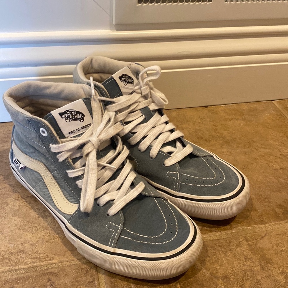 Vans high tops. Mens 6.5 womens 8.
